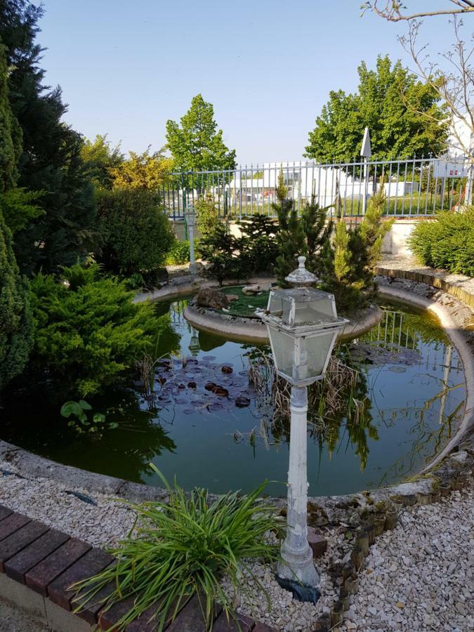 Pepiniere Villa Nogent-sur-Seine Exteriör bild